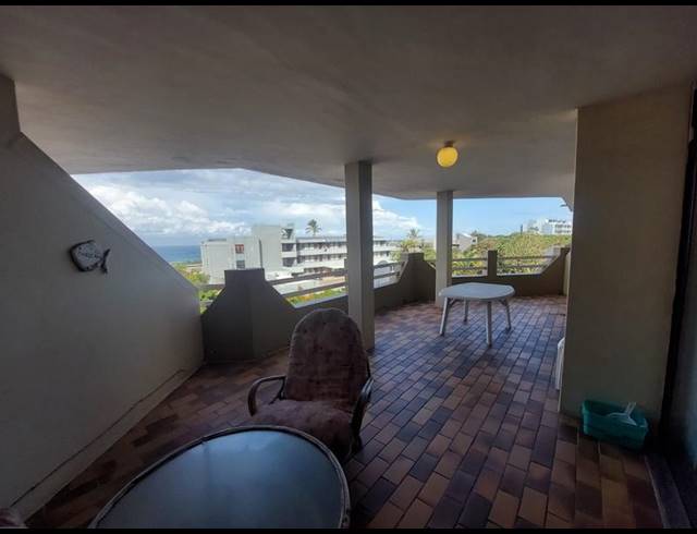 2 BEDROOM APARTMENT FOR SALE IN MARGATE BEACH
